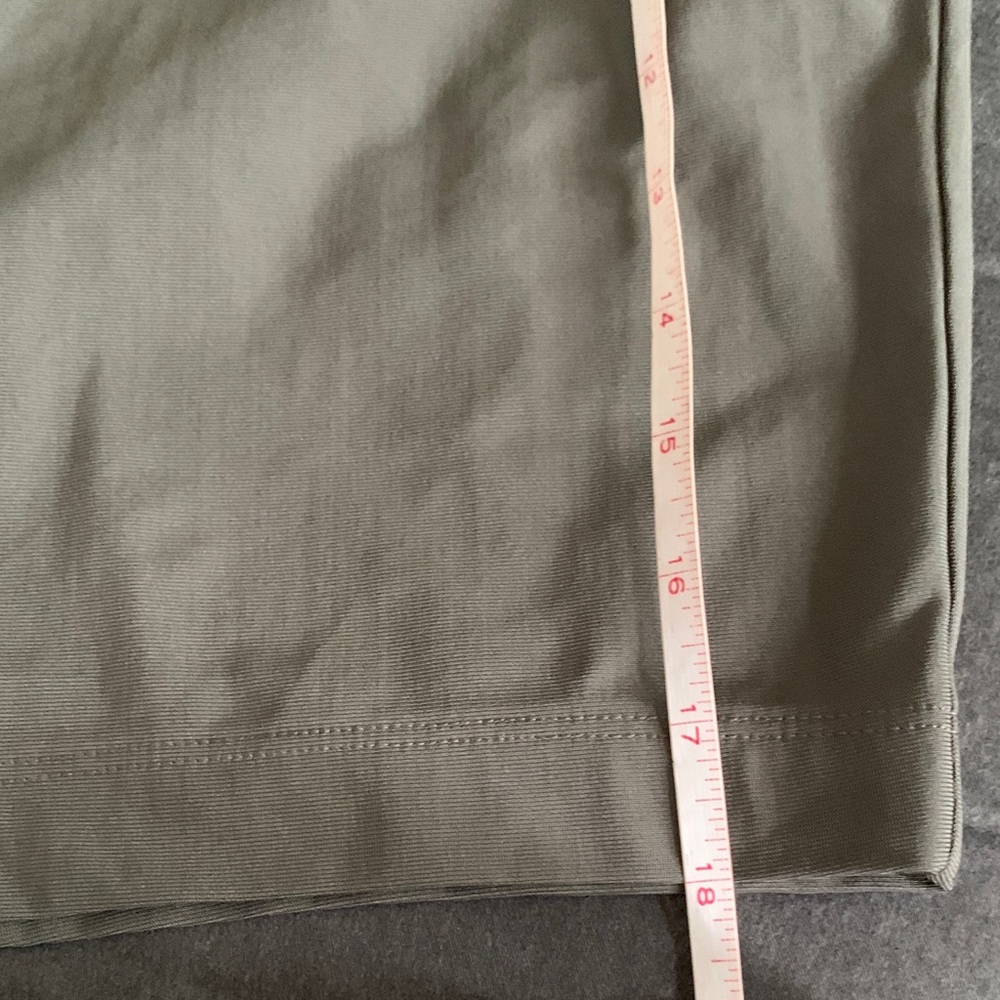 lululemon athletica Men's ABC Classic Fit Shorts Grey Sage - Picture 13 of 13